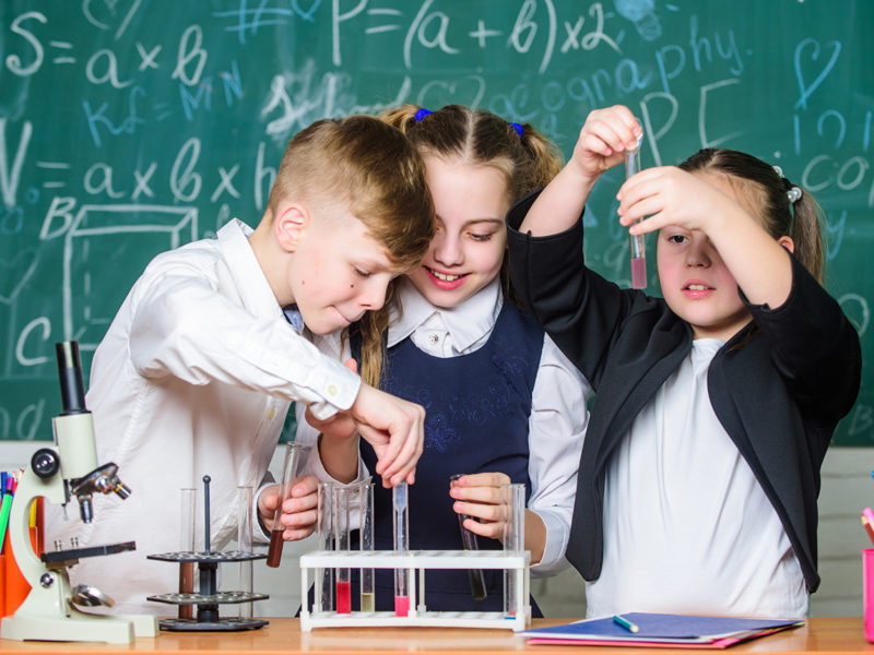 Bambini sperimenti chimici